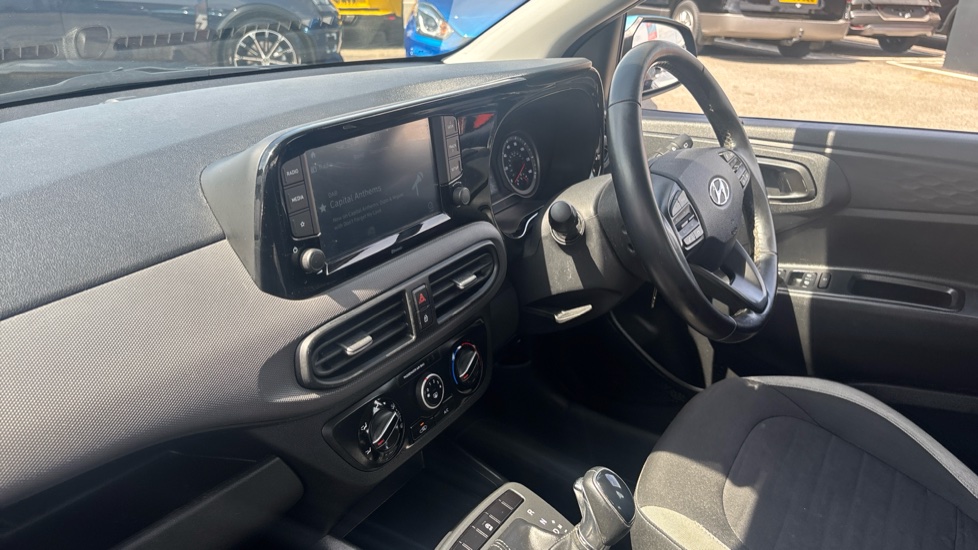 Hyundai i10 1.2 MPi SE Connect 5dr Auto Petrol Hatchback - Image 9