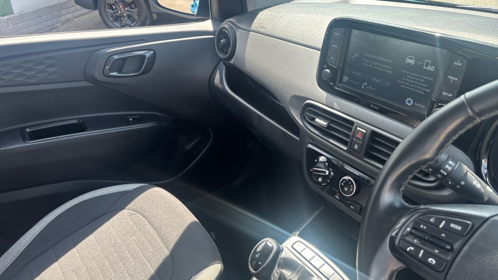 Hyundai i10 1.2 MPi SE Connect 5dr Auto Petrol Hatchback - Image 14