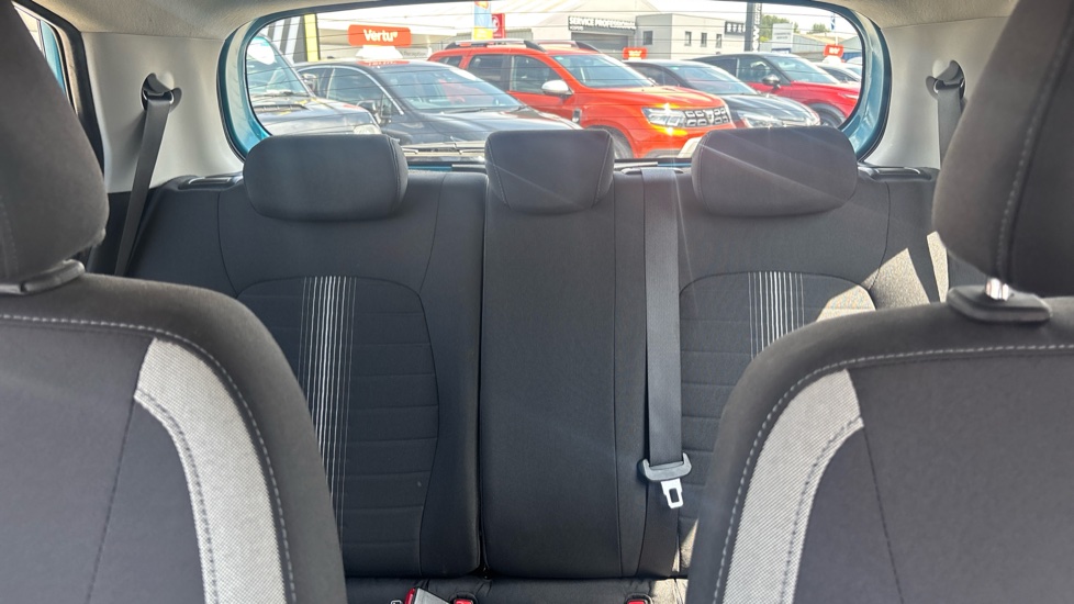 Hyundai i10 1.2 MPi SE Connect 5dr Auto Petrol Hatchback - Image 15