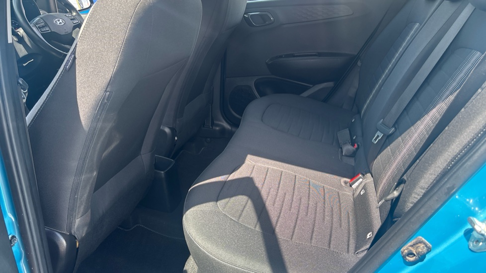 Hyundai i10 1.2 MPi SE Connect 5dr Auto Petrol Hatchback - Image 16