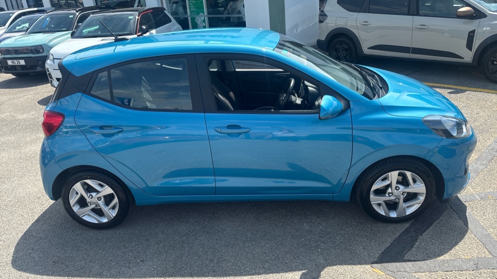 Hyundai i10 1.2 MPi SE Connect 5dr Auto Petrol Hatchback - Image 28