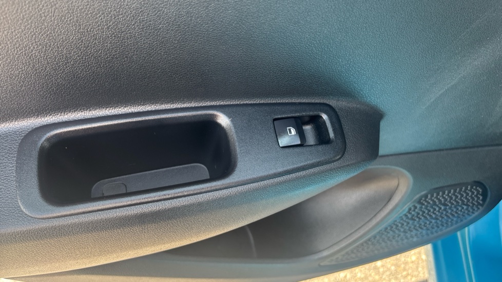 Hyundai i10 1.2 MPi SE Connect 5dr Auto Petrol Hatchback - Image 35