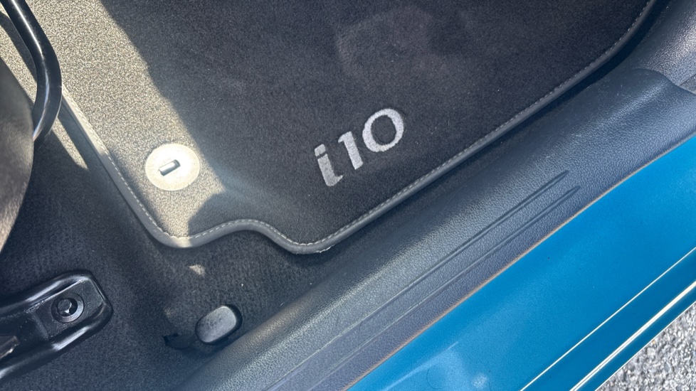 Hyundai i10 1.2 MPi SE Connect 5dr Auto Petrol Hatchback - Image 38