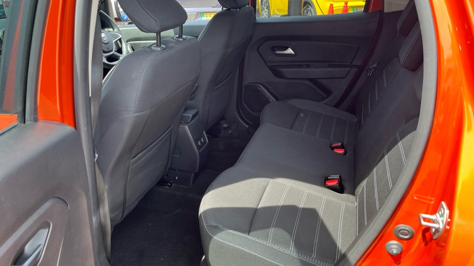 Dacia Duster 1.3 TCe 130 Prestige 5dr Petrol Estate - Image 16