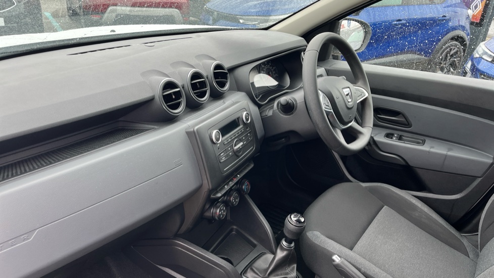 Dacia Duster 1.0 TCe 90 Essential 5dr Petrol Estate - Image 9