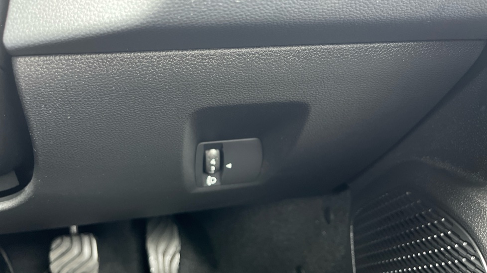 Dacia Duster 1.0 TCe 90 Essential 5dr Petrol Estate - Image 26