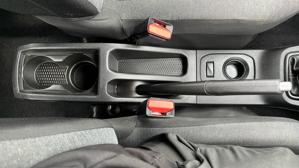Dacia Duster 1.0 TCe 100 Essential 5dr Bi Fuel Estate - Image 35