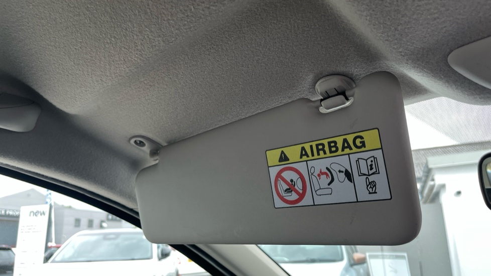 Dacia Duster 1.0 TCe 100 Essential 5dr Bi Fuel Estate - Image 37