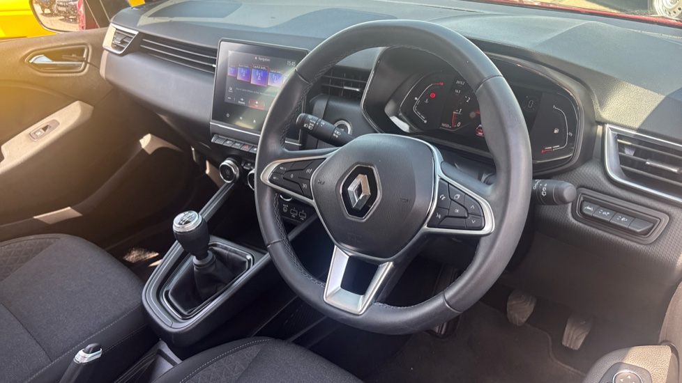 Renault Clio 1.0 TCe 90 Evolution 5dr Petrol Hatchback - Image 11