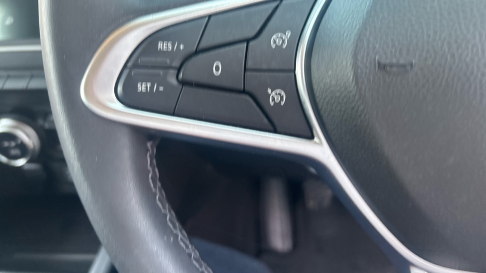 Renault Clio 1.0 TCe 90 Evolution 5dr Petrol Hatchback - Image 39