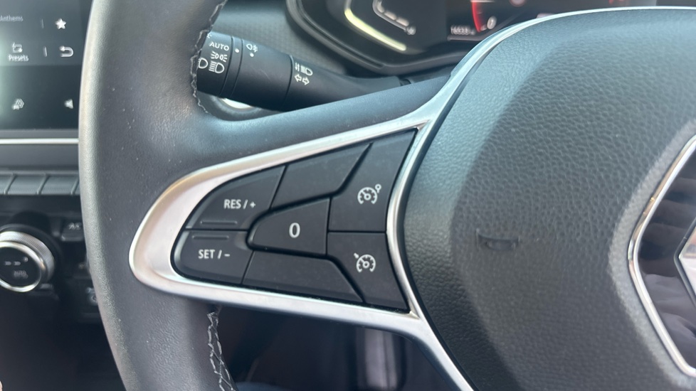 Renault Clio 1.0 TCe 90 Evolution 5dr Petrol Hatchback - Image 41