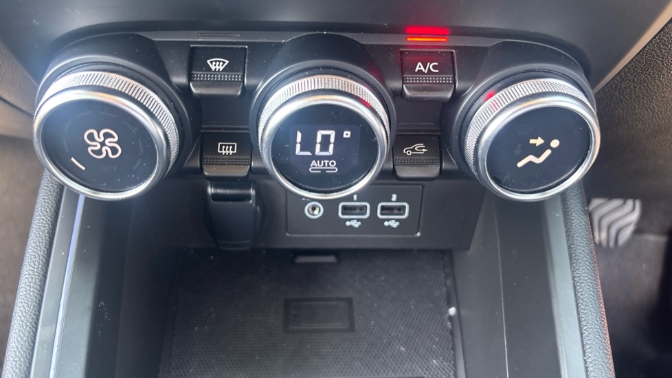 Renault Clio 1.0 TCe 90 Evolution 5dr Petrol Hatchback - Image 46