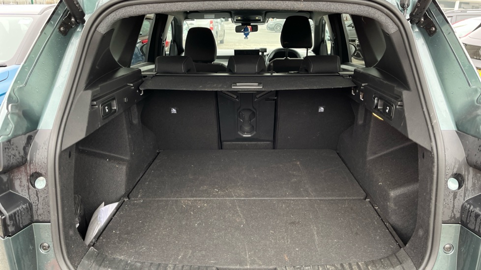 Dacia Bigster 1.8 Hybrid 155 Journey 5dr Auto Hybrid Estate - Image 4