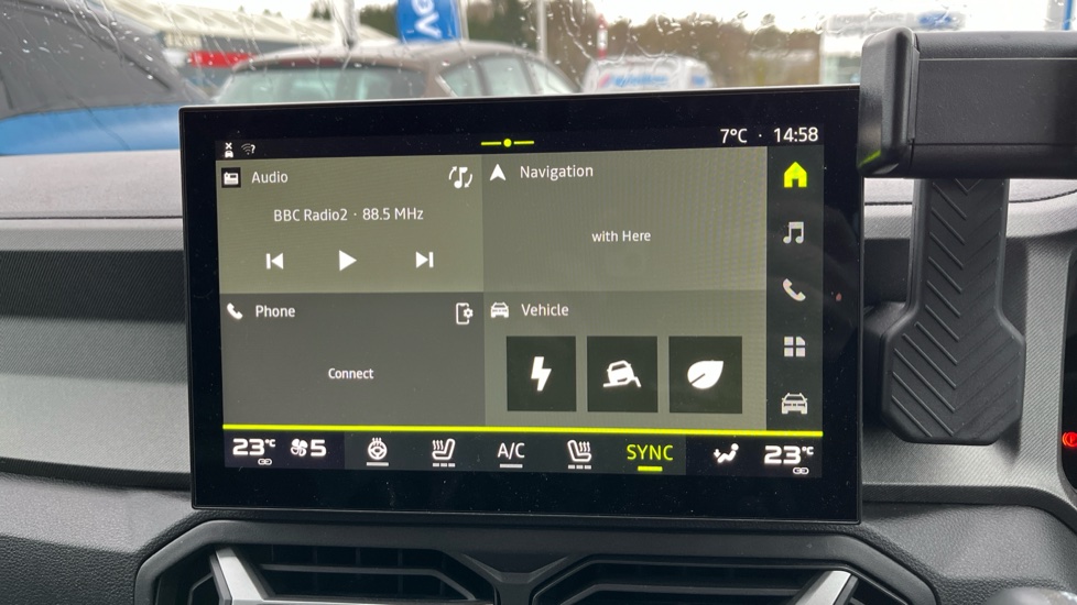 Dacia Bigster 1.8 Hybrid 155 Journey 5dr Auto Hybrid Estate - Image 12