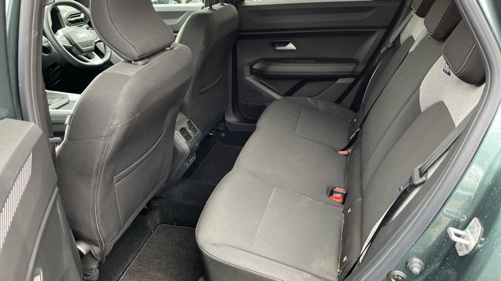 Dacia Bigster 1.8 Hybrid 155 Journey 5dr Auto Hybrid Estate - Image 16