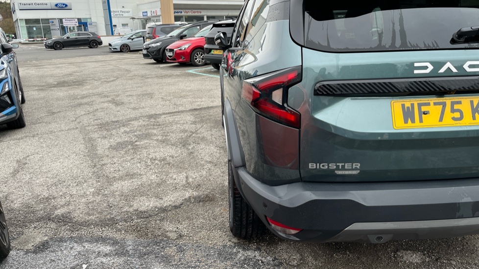 Dacia Bigster 1.8 Hybrid 155 Journey 5dr Auto Hybrid Estate - Image 21