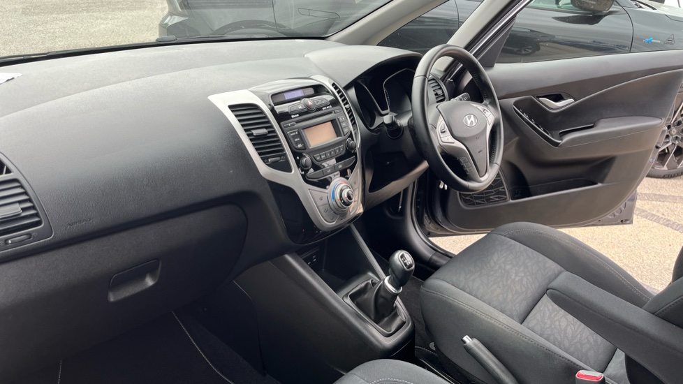 Hyundai ix20 1.4 Blue Drive SE 5dr Petrol Hatchback - Image 9