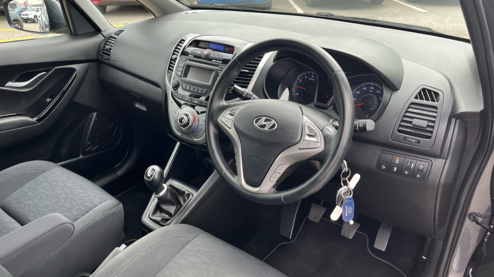 Hyundai ix20 1.4 Blue Drive SE 5dr Petrol Hatchback - Image 11
