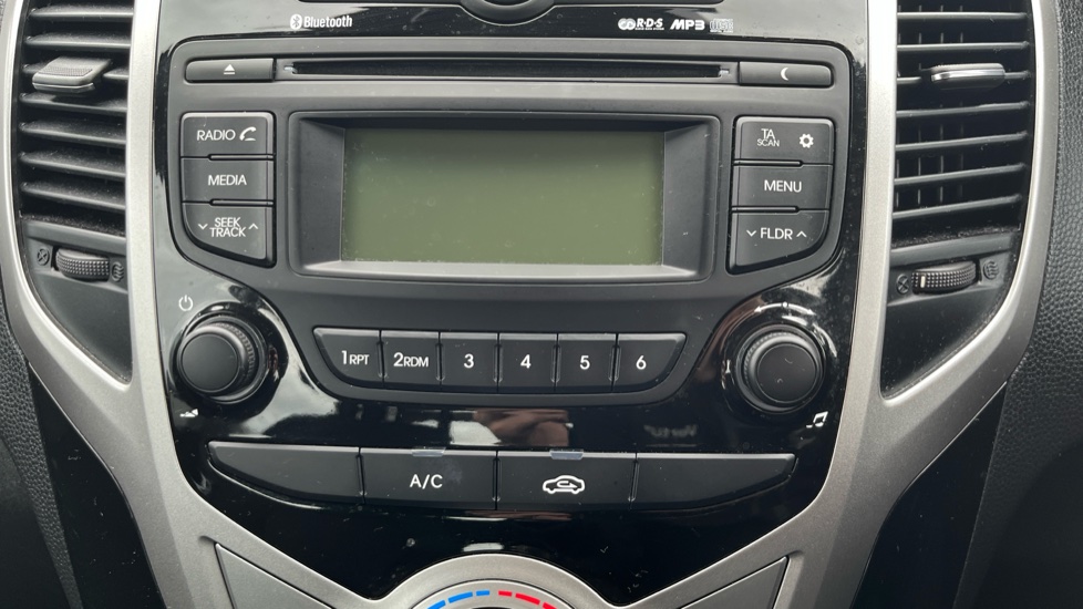 Hyundai ix20 1.4 Blue Drive SE 5dr Petrol Hatchback - Image 12