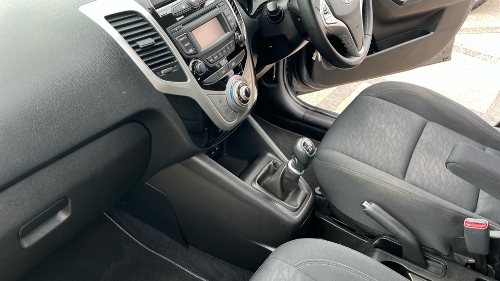 Hyundai ix20 1.4 Blue Drive SE 5dr Petrol Hatchback - Image 13