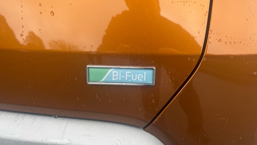 Dacia Duster 1.0 TCe 100 Prestige 5dr Bi Fuel Estate - Image 25