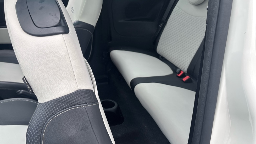 Fiat 500 1.0 Mild Hybrid Dolcevita [Part Leather] 3dr Petrol Hatchback - Image 16