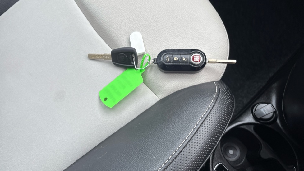 Fiat 500 1.0 Mild Hybrid Dolcevita [Part Leather] 3dr Petrol Hatchback - Image 20