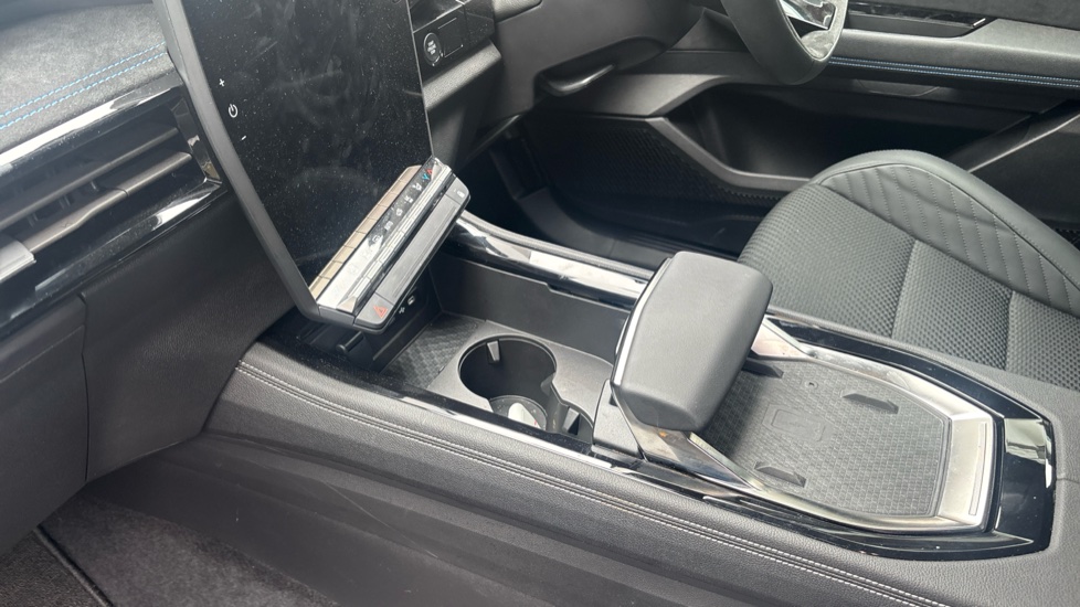 Renault Austral E-Tech Full Hybrid Techno Esprit Alpine 5dr Auto Hybrid Estate - Image 13
