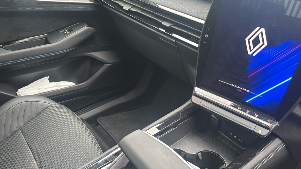 Renault Austral E-Tech Full Hybrid Techno Esprit Alpine 5dr Auto Hybrid Estate - Image 14