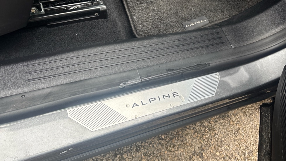 Renault Austral E-Tech Full Hybrid Techno Esprit Alpine 5dr Auto Hybrid Estate - Image 37