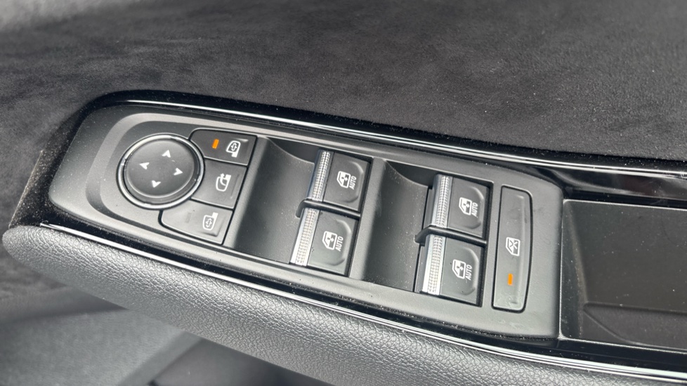 Renault Austral E-Tech Full Hybrid Techno Esprit Alpine 5dr Auto Hybrid Estate - Image 38