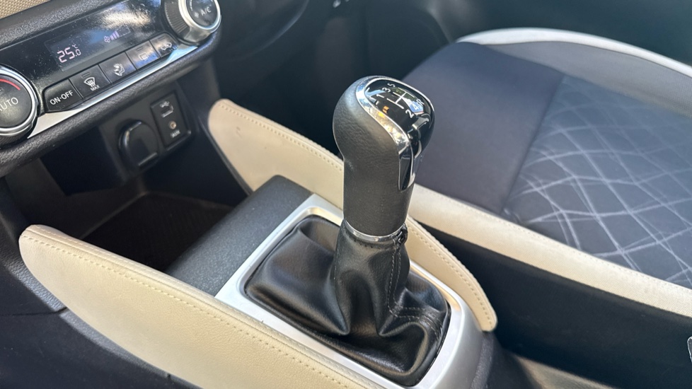 Nissan Micra 0.9 IG-T N-Connecta 5dr Petrol Hatchback - Image 13
