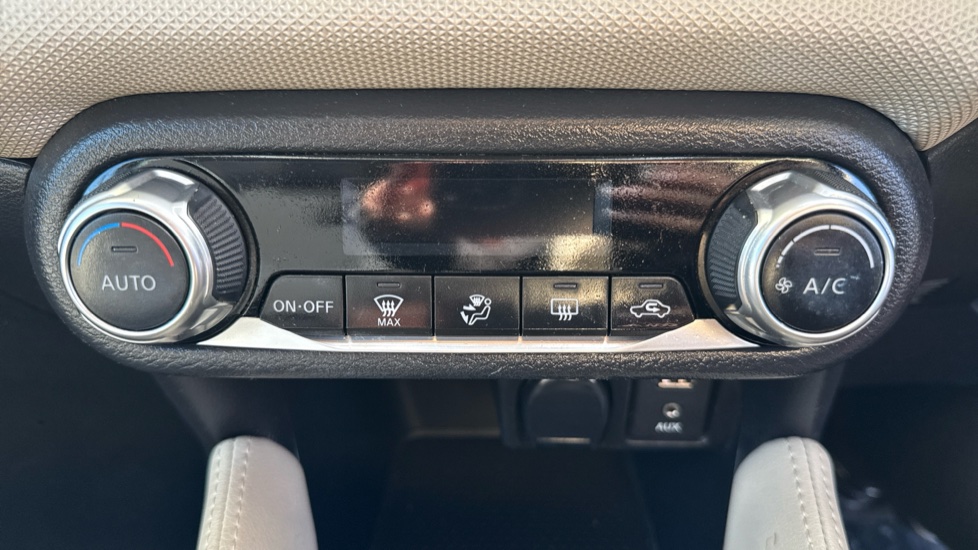 Nissan Micra 0.9 IG-T N-Connecta 5dr Petrol Hatchback - Image 26