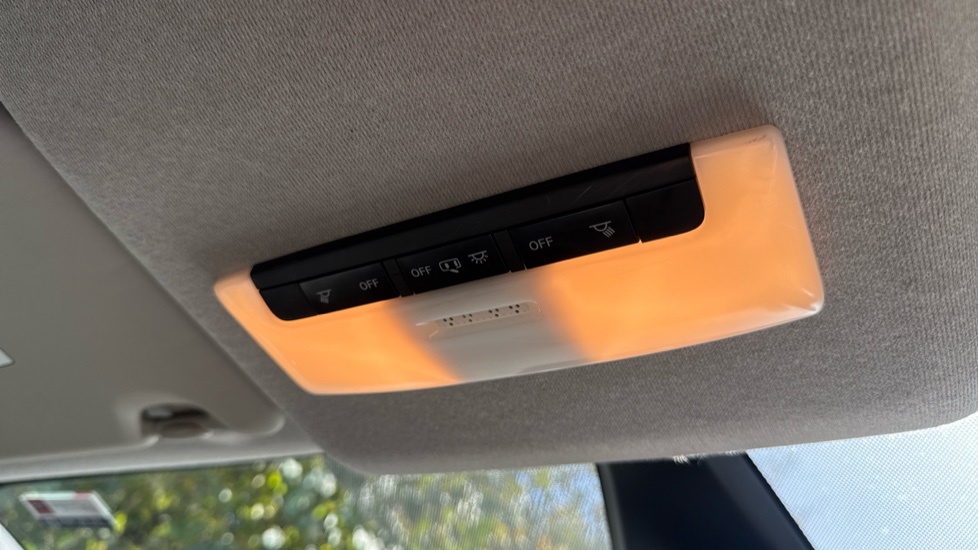 Nissan Micra 0.9 IG-T N-Connecta 5dr Petrol Hatchback - Image 27