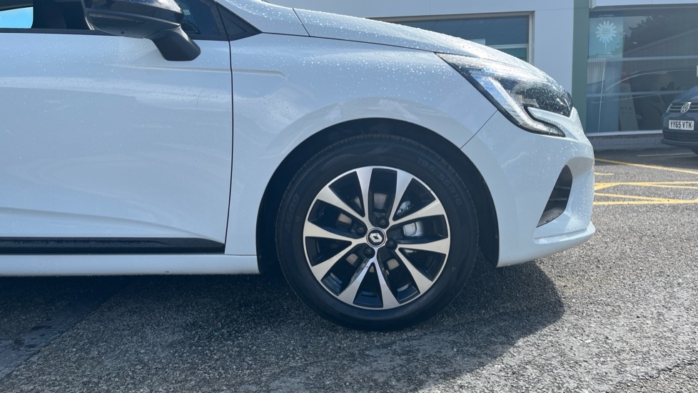 Renault Clio 1.0 TCe 90 Evolution 5dr Petrol Hatchback - Image 7