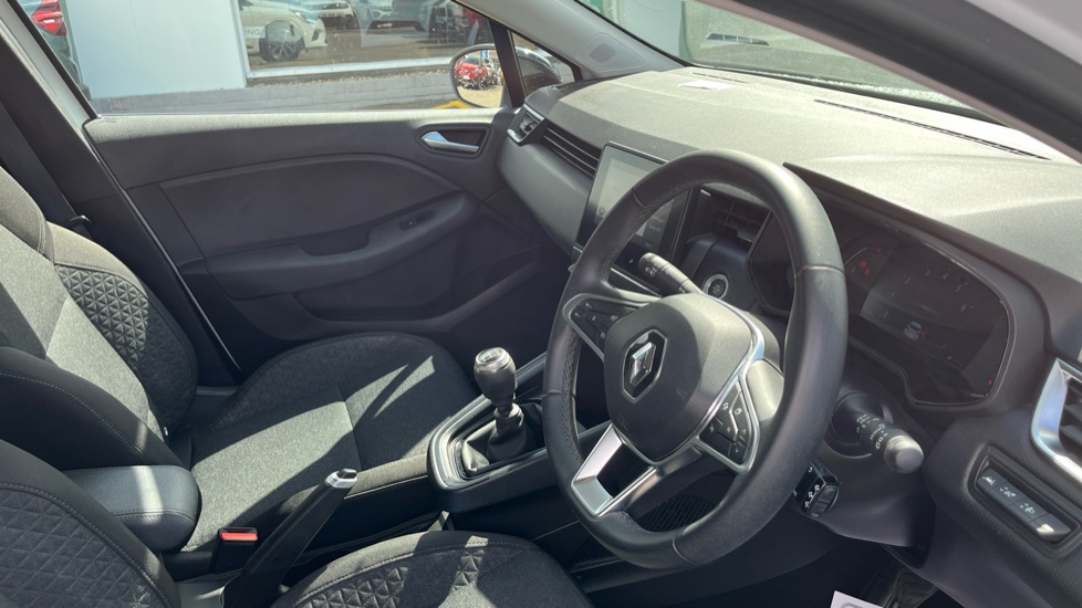Renault Clio 1.0 TCe 90 Evolution 5dr Petrol Hatchback - Image 11