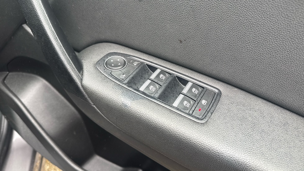 Renault Captur 1.6 E-Tech full hybrid 145 Techno 5dr Auto Hybrid Hatchback - Image 34