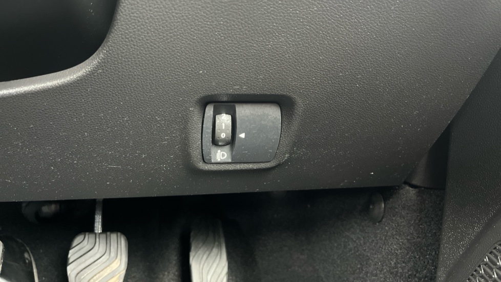 Dacia Sandero Stepway 1.0 TCe Extreme 5dr Petrol Hatchback - Image 27