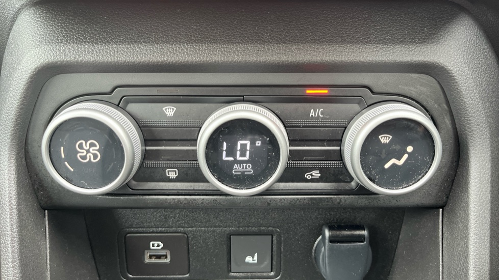 Dacia Sandero Stepway 1.0 TCe Extreme 5dr Petrol Hatchback - Image 32