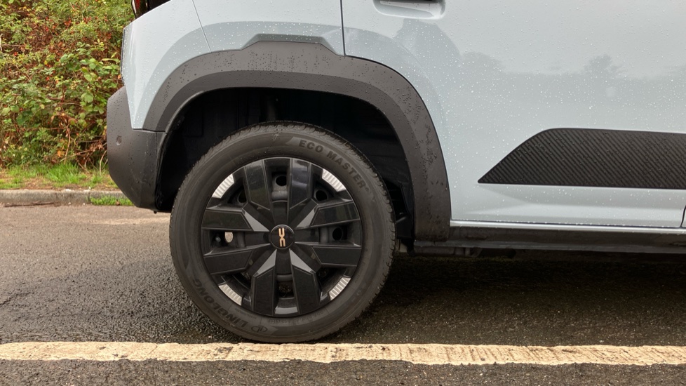 Dacia Spring 24kWh Extreme 100 75kW 5dr Auto Electric Hatchback - Image 7