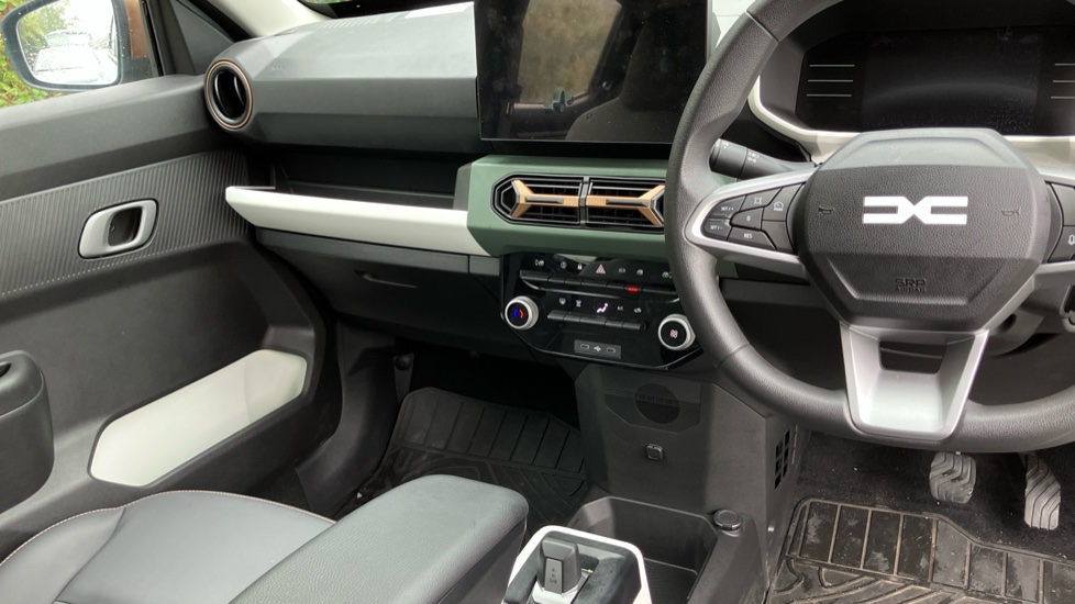 Dacia Spring 24kWh Extreme 100 75kW 5dr Auto Electric Hatchback - Image 14