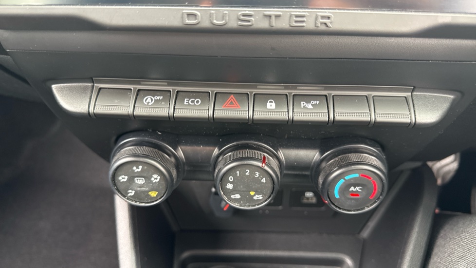 Dacia Duster 1.0 TCe 90 Expression 5dr Petrol Estate - Image 25