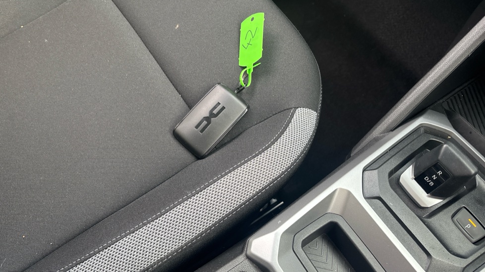 Dacia Duster 1.8 Hybrid 155 Journey 5dr Auto Hybrid Estate - Image 20