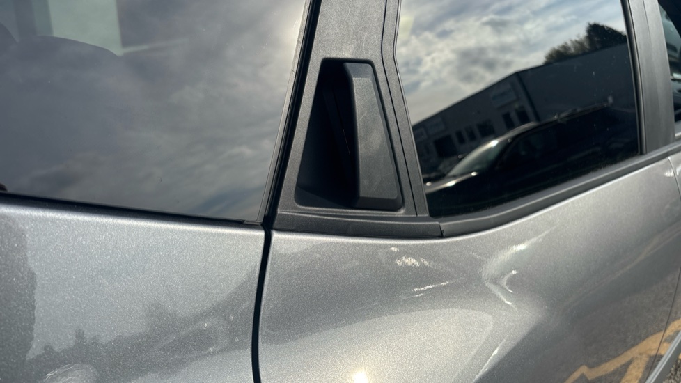 Dacia Duster 1.8 Hybrid 155 Journey 5dr Auto Hybrid Estate - Image 37