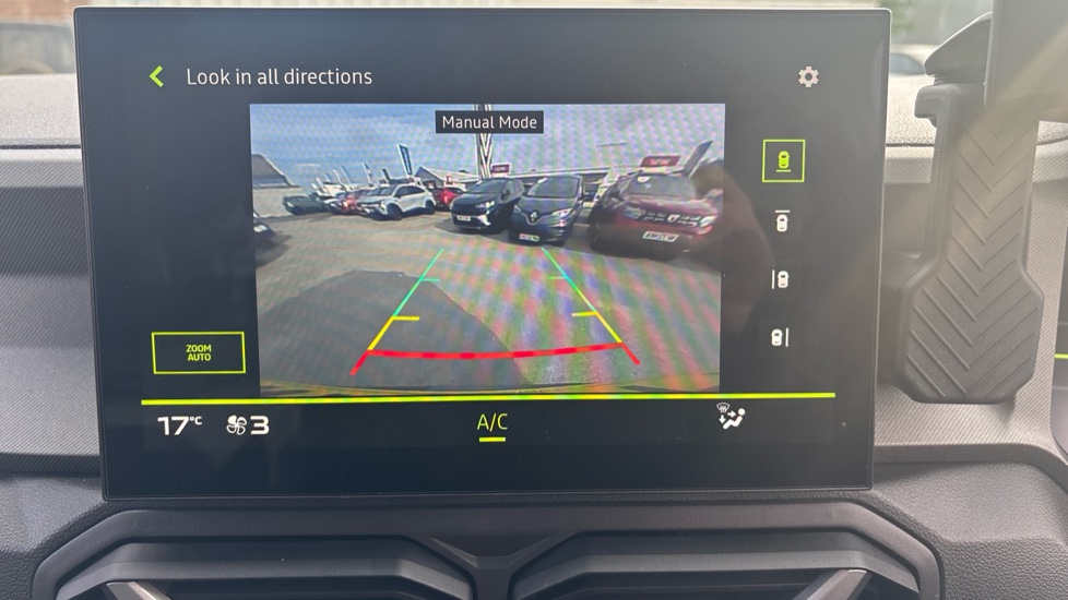 Dacia Duster 1.8 Hybrid 155 Journey 5dr Auto Hybrid Estate - Image 39