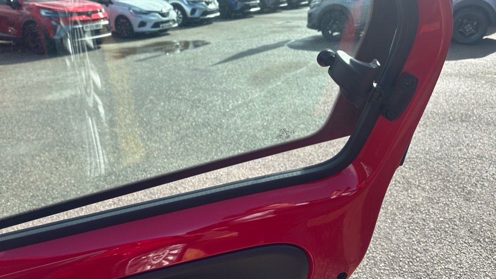 Volkswagen Up 1.0 Move Up Tech Edition 5dr [Start Stop] Petrol Hatchback - Image 31