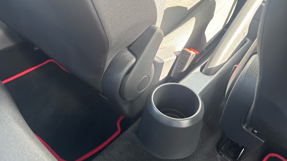 Volkswagen Up 1.0 Move Up Tech Edition 5dr [Start Stop] Petrol Hatchback - Image 33