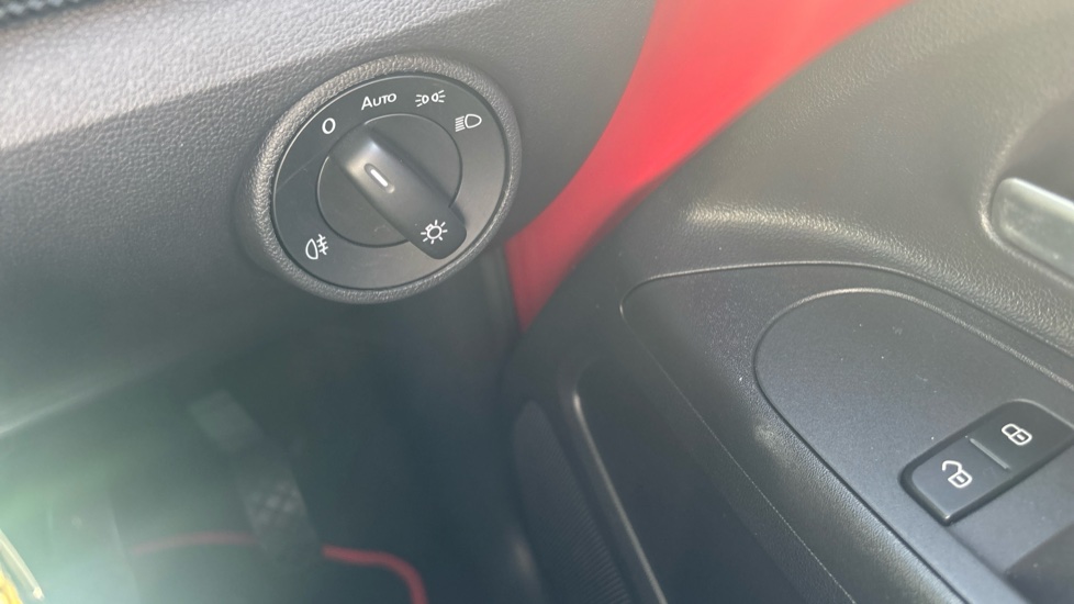 Volkswagen Up 1.0 Move Up Tech Edition 5dr [Start Stop] Petrol Hatchback - Image 35