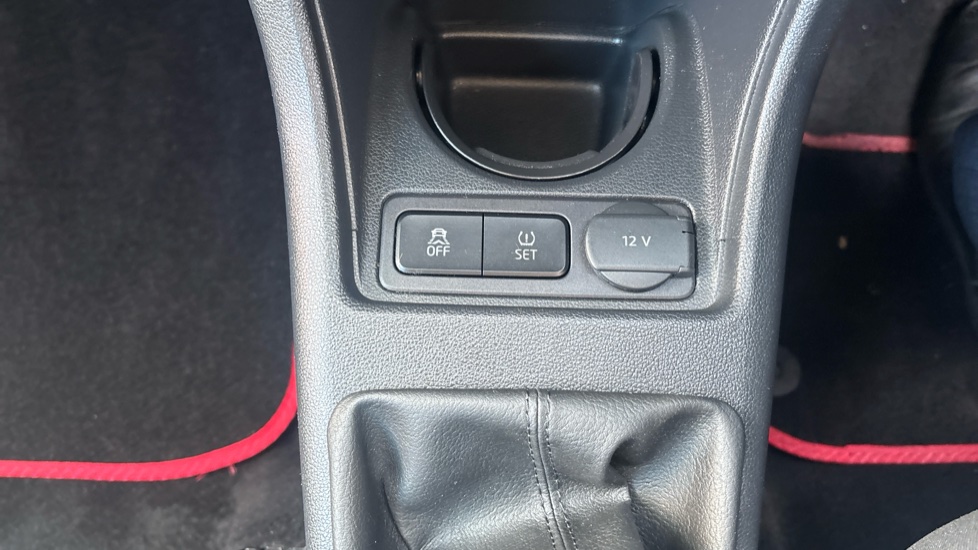 Volkswagen Up 1.0 Move Up Tech Edition 5dr [Start Stop] Petrol Hatchback - Image 38