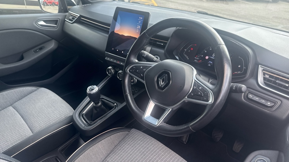 Renault Clio 1.0 TCe 90 Lutecia SE 5dr Petrol Hatchback - Image 11